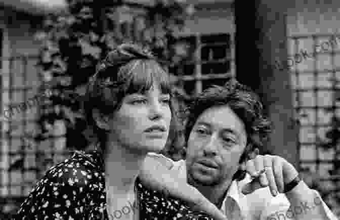 A Black And White Portrait Of Jane Birkin And Serge Gainsbourg Locked In A Tender Kiss Je T Aime: The Legendary Love Story Of Jane Birkin And Serge Gainsbourg